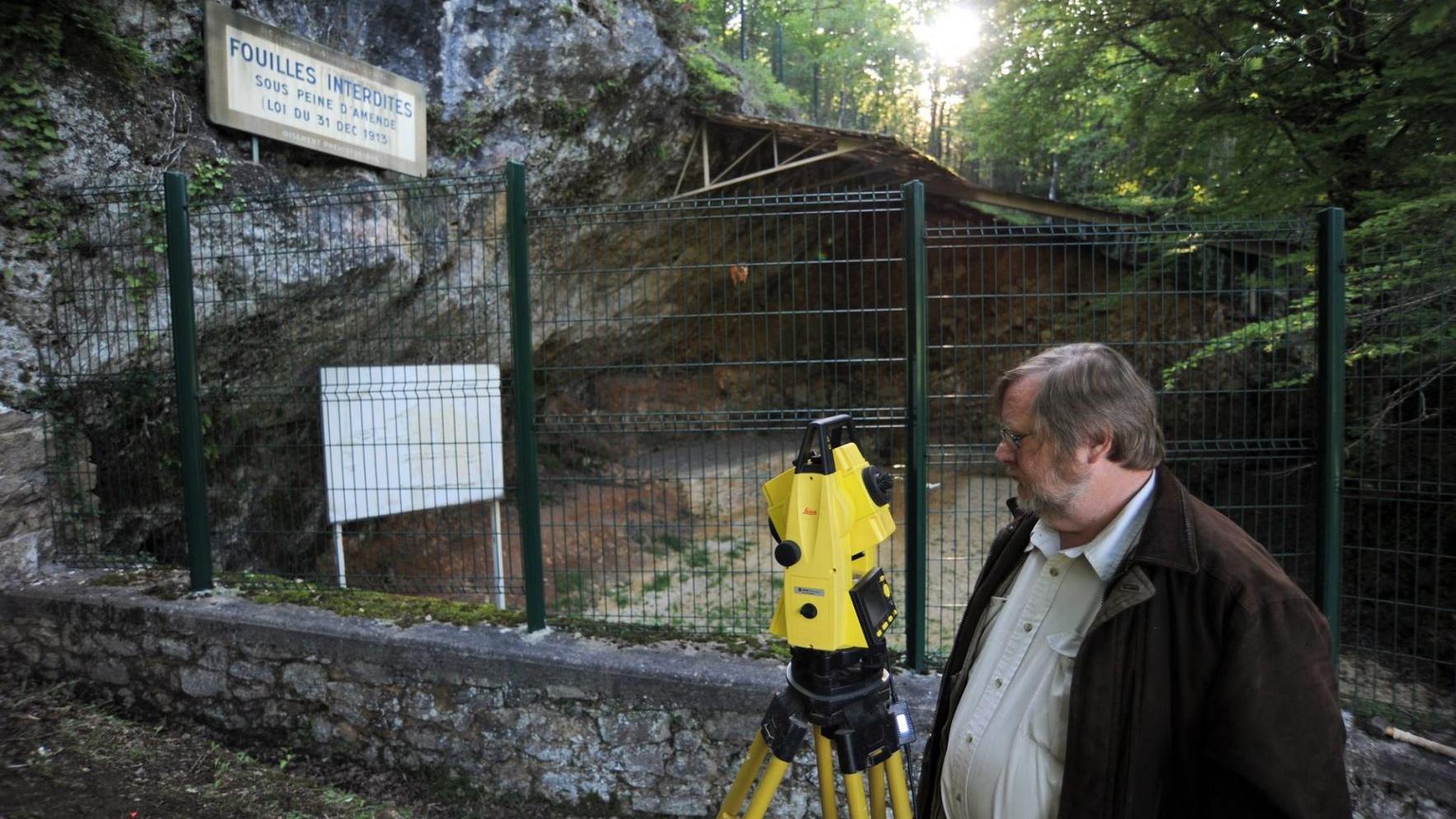 Harold Dibble dies; University of Arizona graduate trained next generation of archaeologists